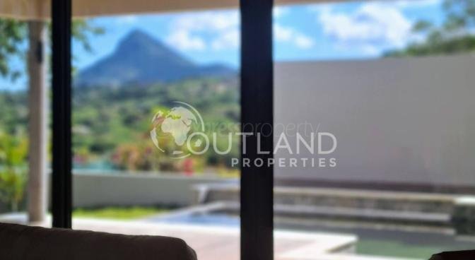 Maison / Villa 4 Chambre(s) en vente à Petite Rivière Noire, ouest, île Maurice – LexpressProperty.com | 297497 | Ref01