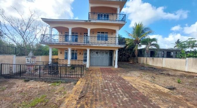Maison / Villa 5 Chambre(s) en vente à Gros Bois, sud, île Maurice – LexpressProperty.com | 379037 | Ref01
