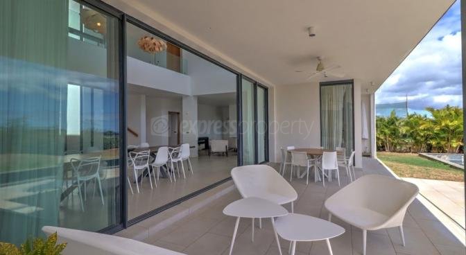 Maison / Villa 4 Chambre(s) en vente à Tamarin, ouest, île Maurice – LexpressProperty.com | 556846 | Ref01
