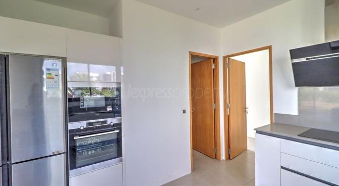Maison / Villa 4 Chambre(s) en vente à Tamarin, ouest, île Maurice – LexpressProperty.com | 556913 | Ref01