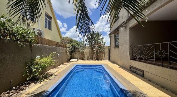 House / Villa of 6 bedrooms for sale in Pointe aux Sables, west, Mauritius – LexpressProperty.com | 676216 | Ref01