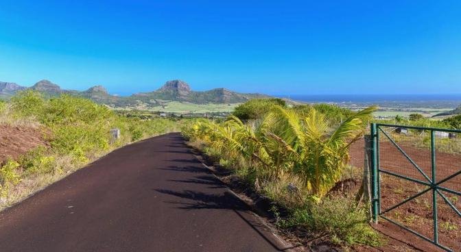 Agricultural land of 2044 m2 for sale in Pamplemousses, north, Mauritius – LexpressProperty.com | 693707 | Ref01