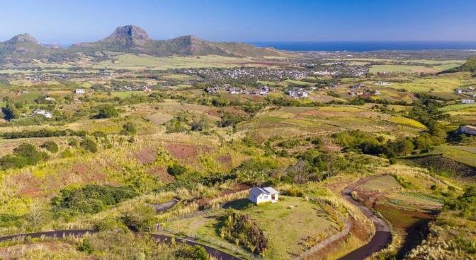 Agricultural land of 2193 m2 for sale in Pamplemousses, north, Mauritius – LexpressProperty.com | 693715 | Ref01