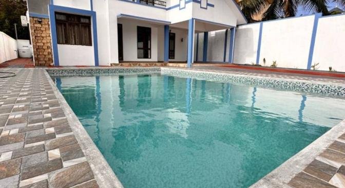 Maison / Villa 4 Chambre(s) en location à Grand Gaube, nord, île Maurice – LexpressProperty.com | 743219 | Ref01
