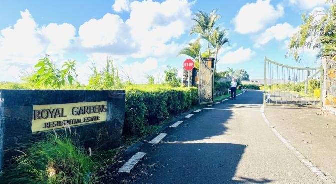 Terrain résidentiel de 1116 m2 en vente à The Mount, nord, île Maurice – LexpressProperty.com | 743908 | Ref01