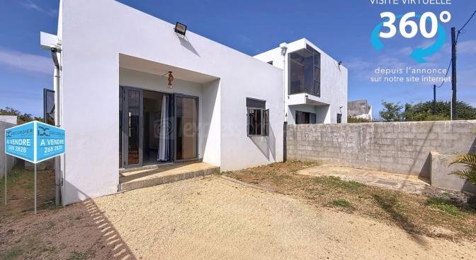 House / Villa of 2 bedrooms for sale in Grand Gaube, north, Mauritius – LexpressProperty.com | 749234 | Ref01