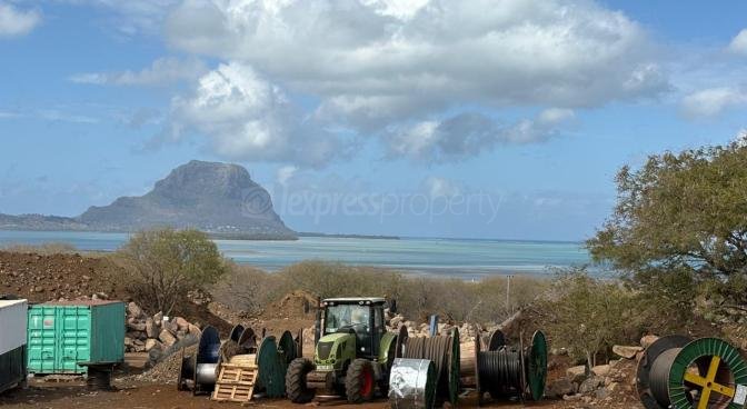 Residential land of 2052 m2 for sale in Black River, west, Mauritius – LexpressProperty.com | 752615 | Ref01