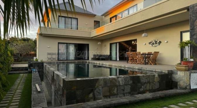 House / Villa of 4 bedrooms for rent in Flic en Flac, west, Mauritius – LexpressProperty.com | 756236 | Ref01