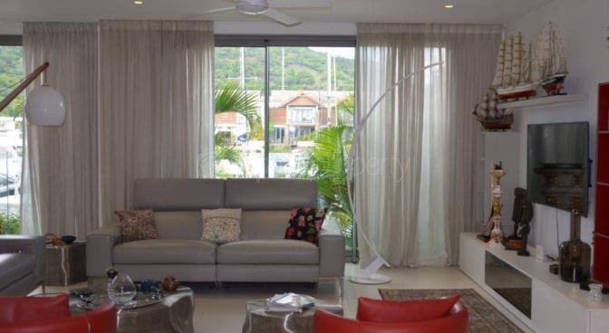 House / Villa of 5 bedrooms for rent in Black River, west, Mauritius – LexpressProperty.com | 756956 | Ref01