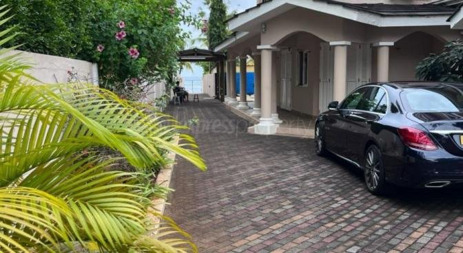 Maison / Villa 6 Chambre(s) en vente à Tombeau Bay, nord, île Maurice – LexpressProperty.com | 757388 | Ref01