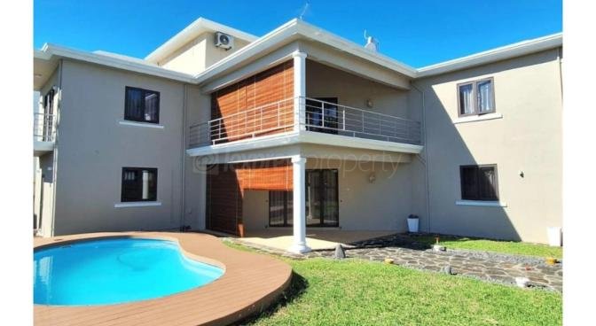 Maison / Villa 7 Chambre(s) en vente à Grand Gaube, nord, île Maurice – LexpressProperty.com | 764011 | Ref01