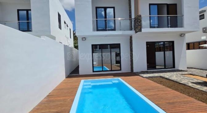 Maison / Villa 4 Chambre(s) en vente à Trou aux Biches, nord, île Maurice – LexpressProperty.com | 766378 | Ref01