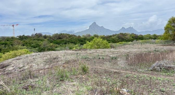 Terrain résidentiel de 2210 m2 en vente à Tamarin, ouest, île Maurice – LexpressProperty.com | 766307 | Ref01