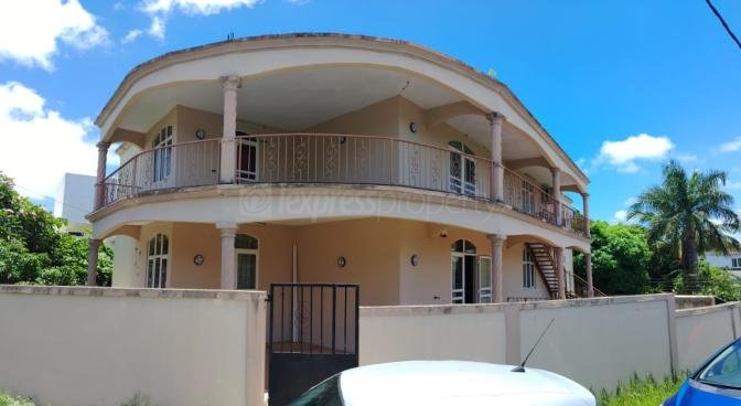 Maison / Villa 10 Chambre(s) en vente à Roches Brunes, centre, île Maurice – LexpressProperty.com | 768325 | Ref01