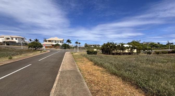 Residential land of 1109 m2 for sale in Flic en Flac, west, Mauritius – LexpressProperty.com | 771346 | Ref01
