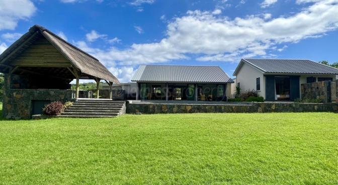 House / Villa of 4 bedrooms for sale in Petite Rivière Noire, west, Mauritius – LexpressProperty.com | 771661 | Ref01