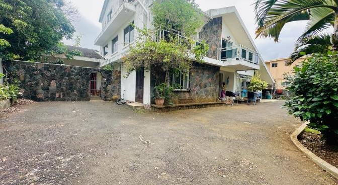 Maison / Villa 8 Chambre(s) en vente à Quatre Bornes, centre, île Maurice – LexpressProperty.com | 705622 | Ref01